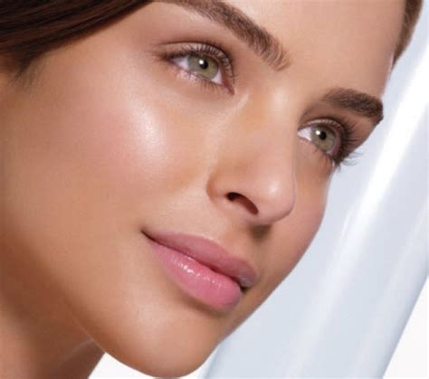 Flawless skin center - May 26, 2020 · For skin with brown spots or melasma, use a brightening wash, such as an alpha hydroxy acid cleanser." 2. Don’t use too many products. Layering on multiple skincare products all at once is a big ... 